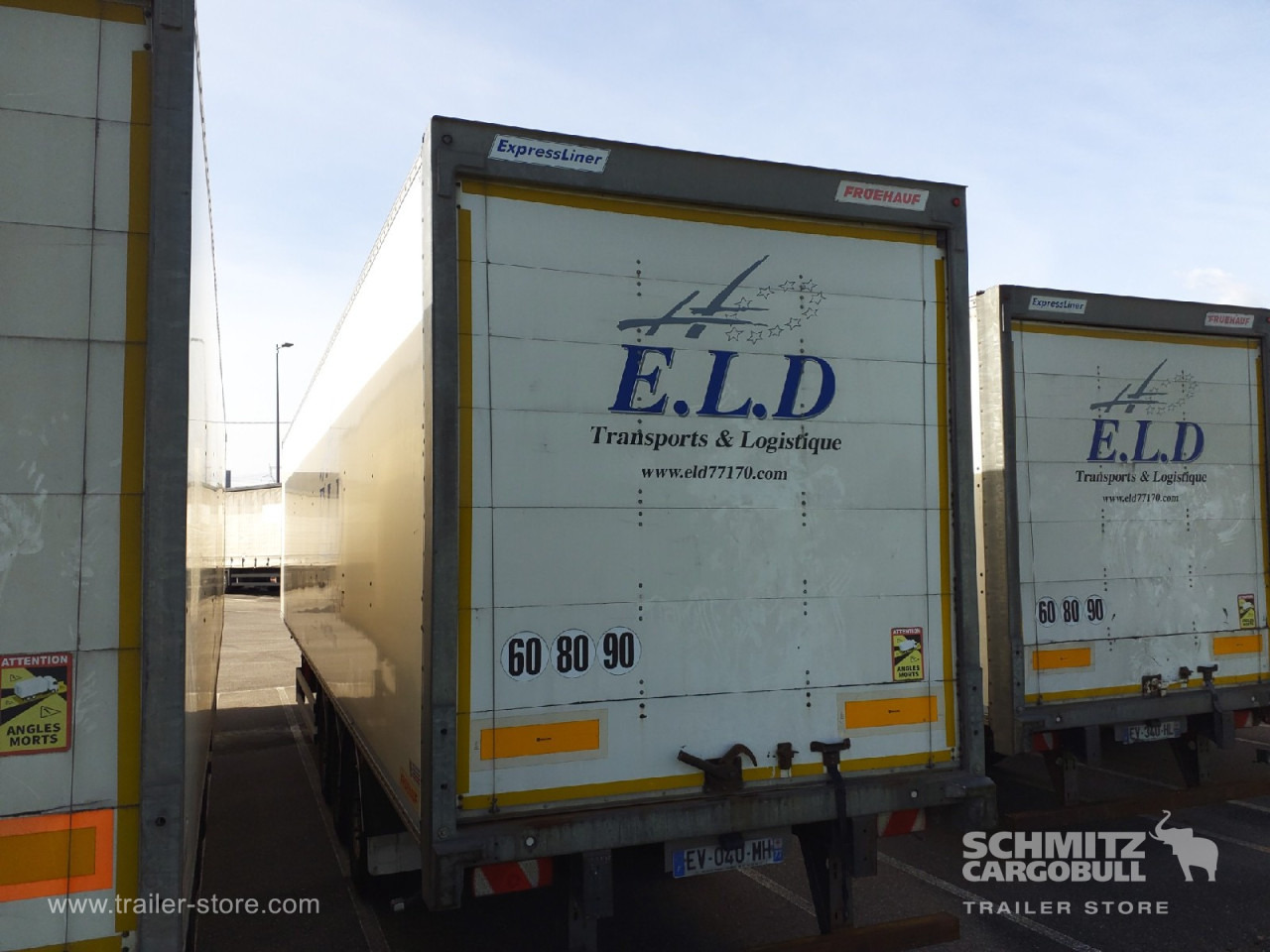 FRUEHAUF Dryfreight Standard Roller shutter door - Semi-reboque furgão: foto 2 FRUEHAUF Dryfreight Standard Roller shutter door - Semi-reboque furgão: foto 2