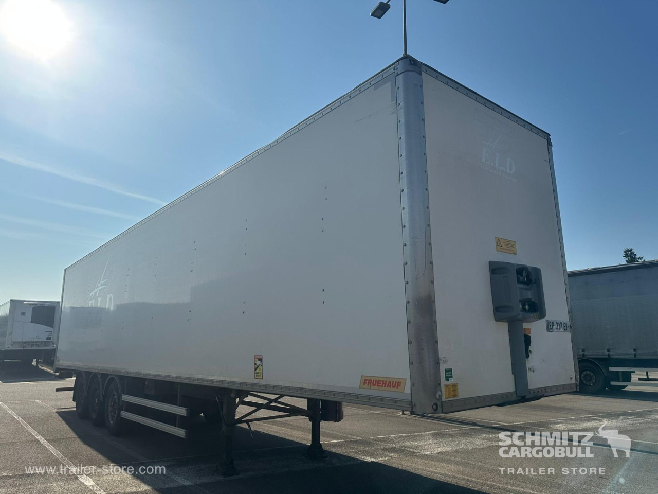 FRUEHAUF Dryfreight Standard Roller shutter door - Semi-reboque furgão: foto 1 FRUEHAUF Dryfreight Standard Roller shutter door - Semi-reboque furgão: foto 1