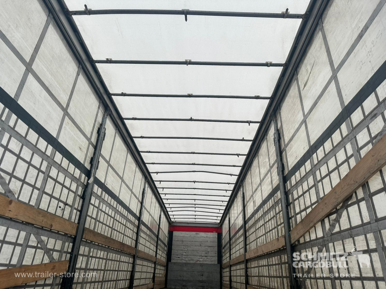 SCHMITZ Curtainsider Standard - Semi-reboque de lona: foto 5 SCHMITZ Curtainsider Standard - Semi-reboque de lona: foto 5