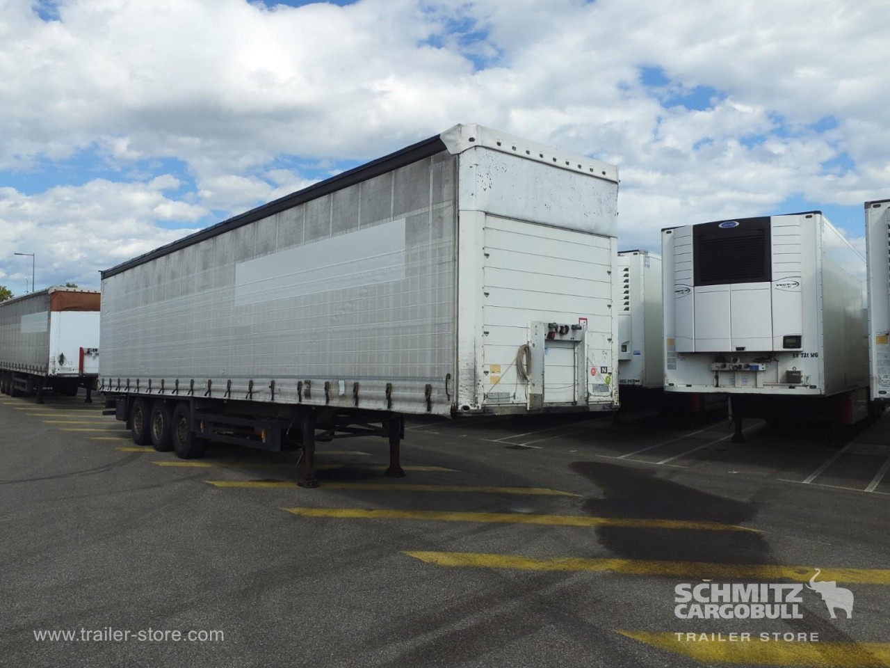 SCHMITZ Curtainsider Standard - Semi-reboque de lona: foto 1 SCHMITZ Curtainsider Standard - Semi-reboque de lona: foto 1