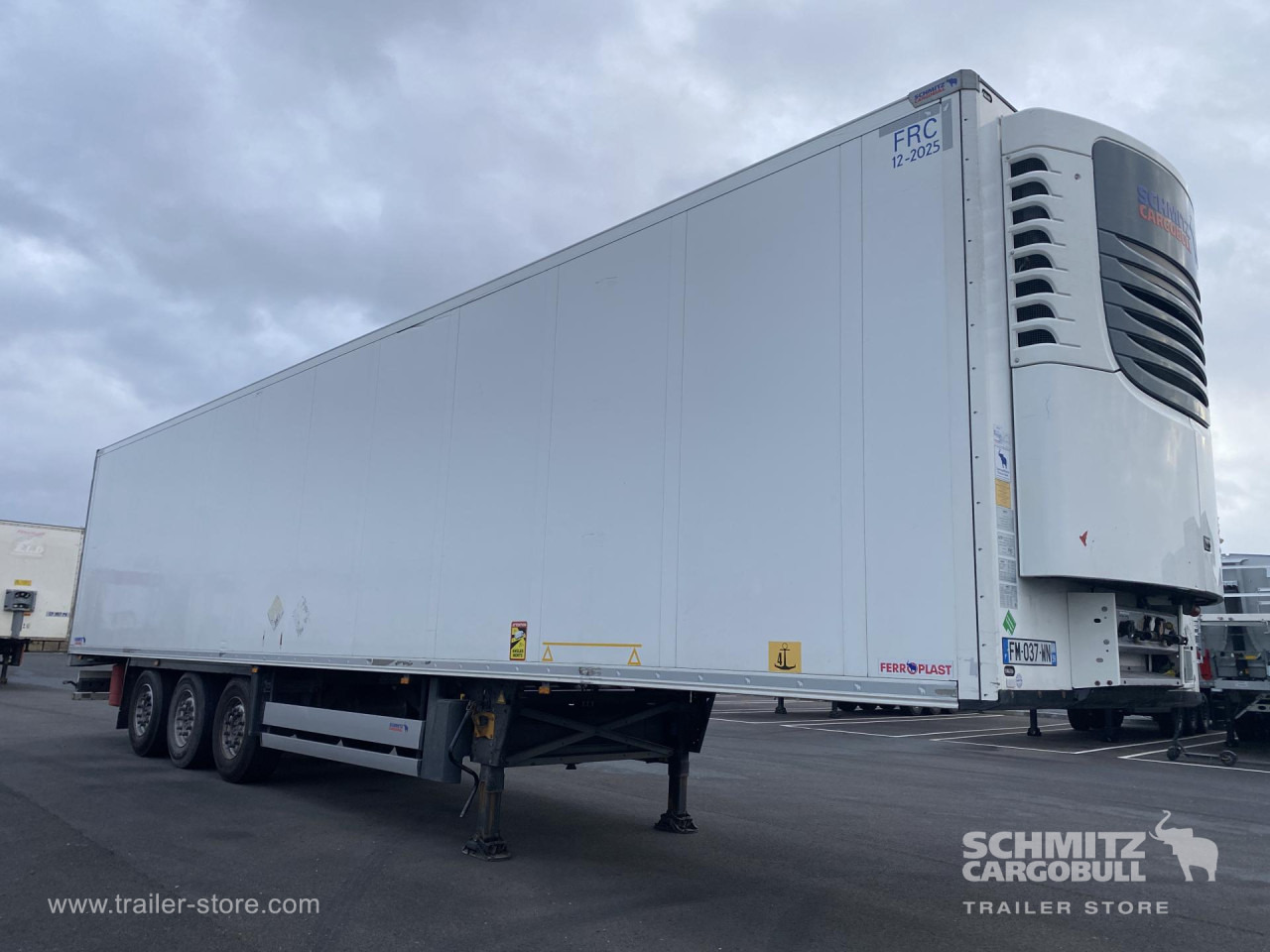 SCHMITZ Reefer Standard Double deck - Semi-reboque isotérmico: foto 1 SCHMITZ Reefer Standard Double deck - Semi-reboque isotérmico: foto 1