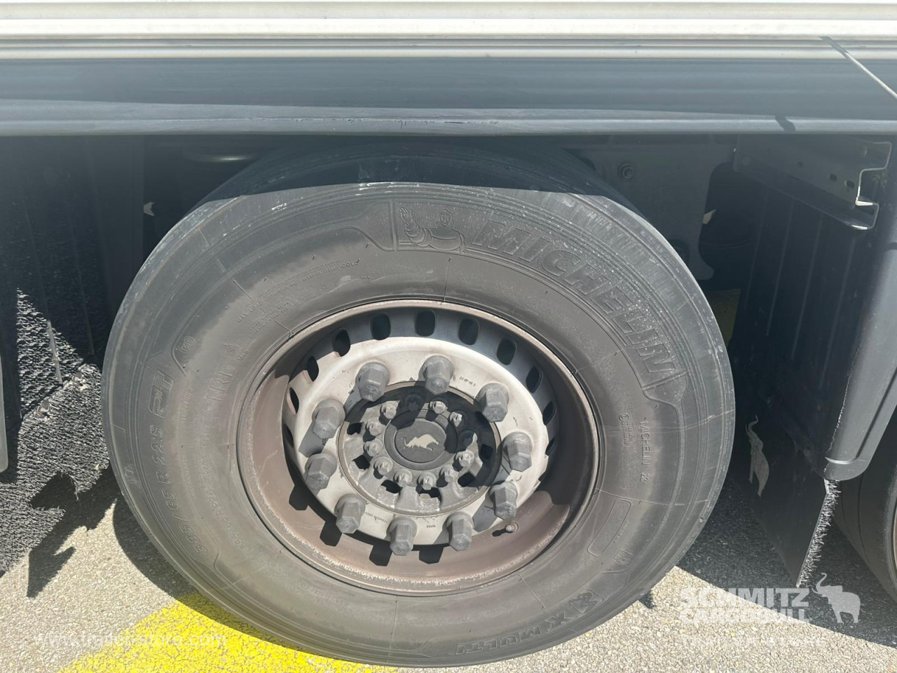 SCHMITZ Reefer Standard Taillift - Semi-reboque isotérmico: foto 3 SCHMITZ Reefer Standard Taillift - Semi-reboque isotérmico: foto 3