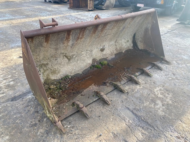 Case 580  - Balde para carregadeiras: foto 2 Case 580  - Balde para carregadeiras: foto 2