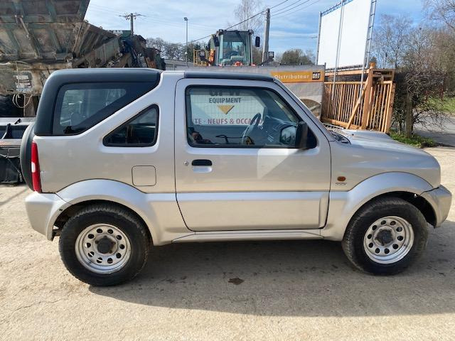 Automóvel Suzuki Jimny: foto 20