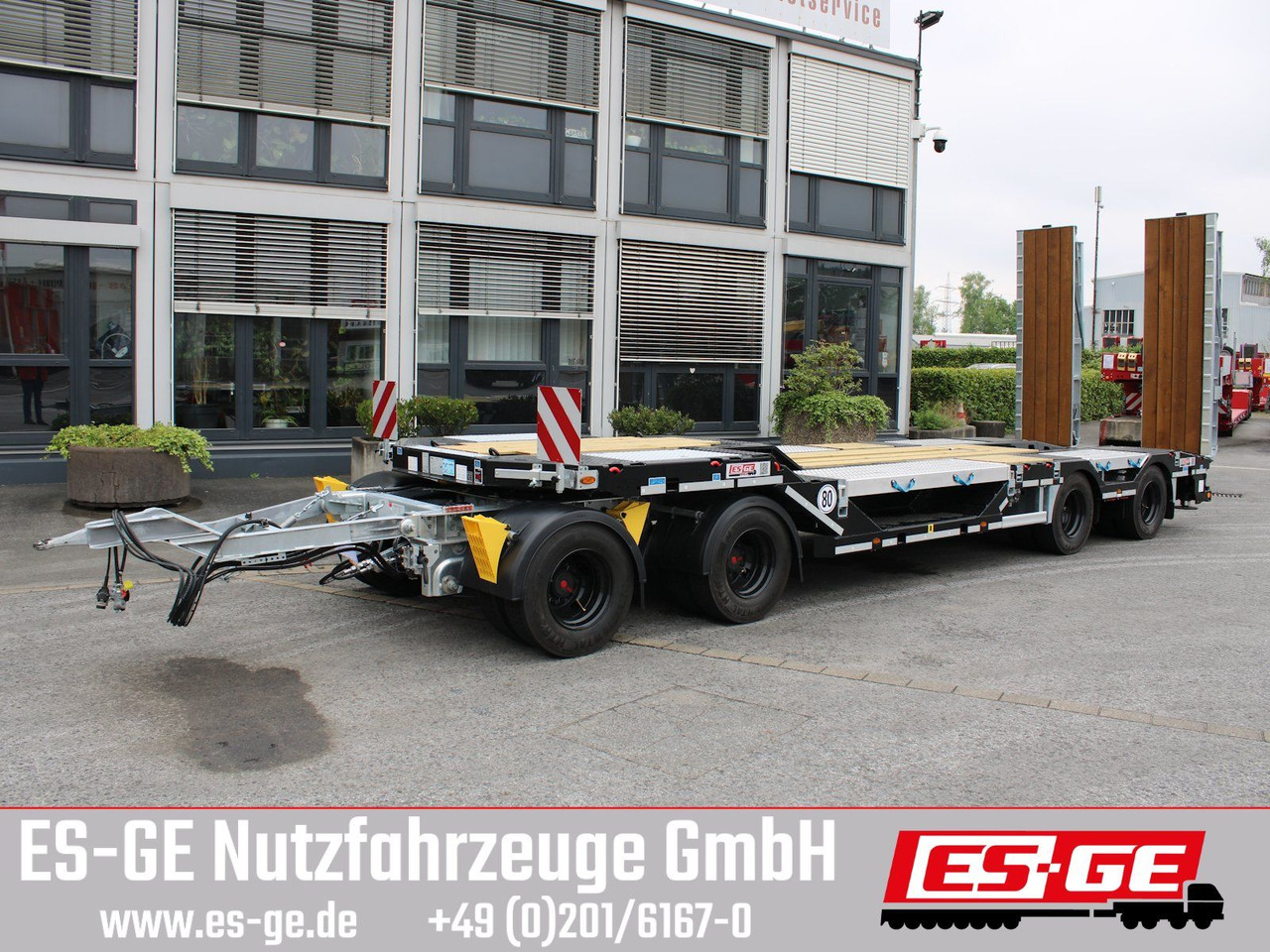 Schwarzmüller Tieflader mit gekröpftem Plateau - Reboque baixa: foto 2 Schwarzmüller Tieflader mit gekröpftem Plateau - Reboque baixa: foto 2
