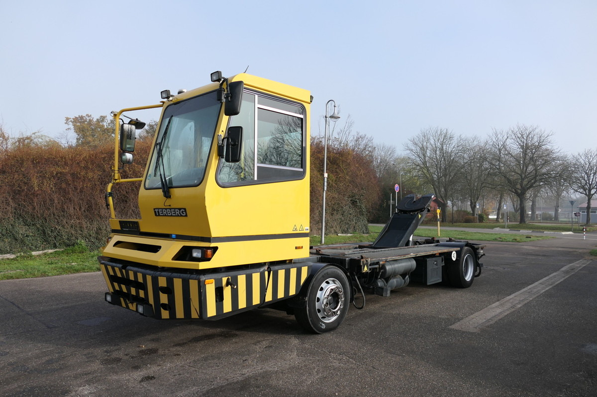 BC 182 Kamag Wiesel WBH 25 Umsetzfahrzeug - Camião transportador de contêineres/ Caixa móvel: foto 3 BC 182 Kamag Wiesel WBH 25 Umsetzfahrzeug - Camião transportador de contêineres/ Caixa móvel: foto 3