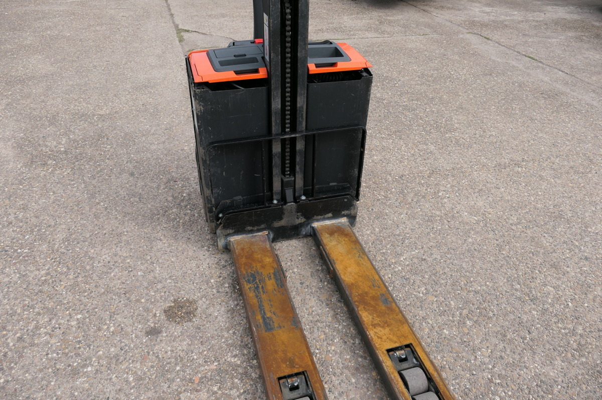 BT SWE 080L Batterie 06/2019 - Porta-palete: foto 4 BT SWE 080L Batterie 06/2019 - Porta-palete: foto 4