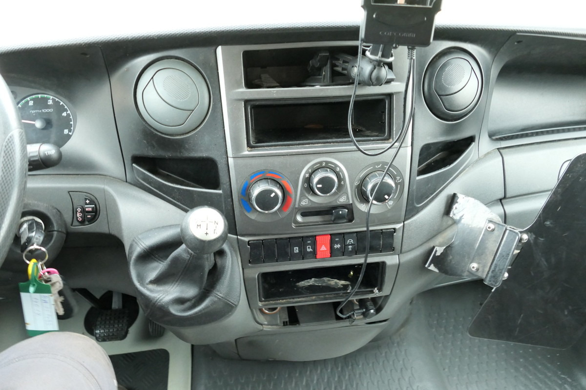 Carrinha de contentor IVECO Daily 35 S11 C30C AUTOMATIK KAMERA MAXI Regale L: foto 10