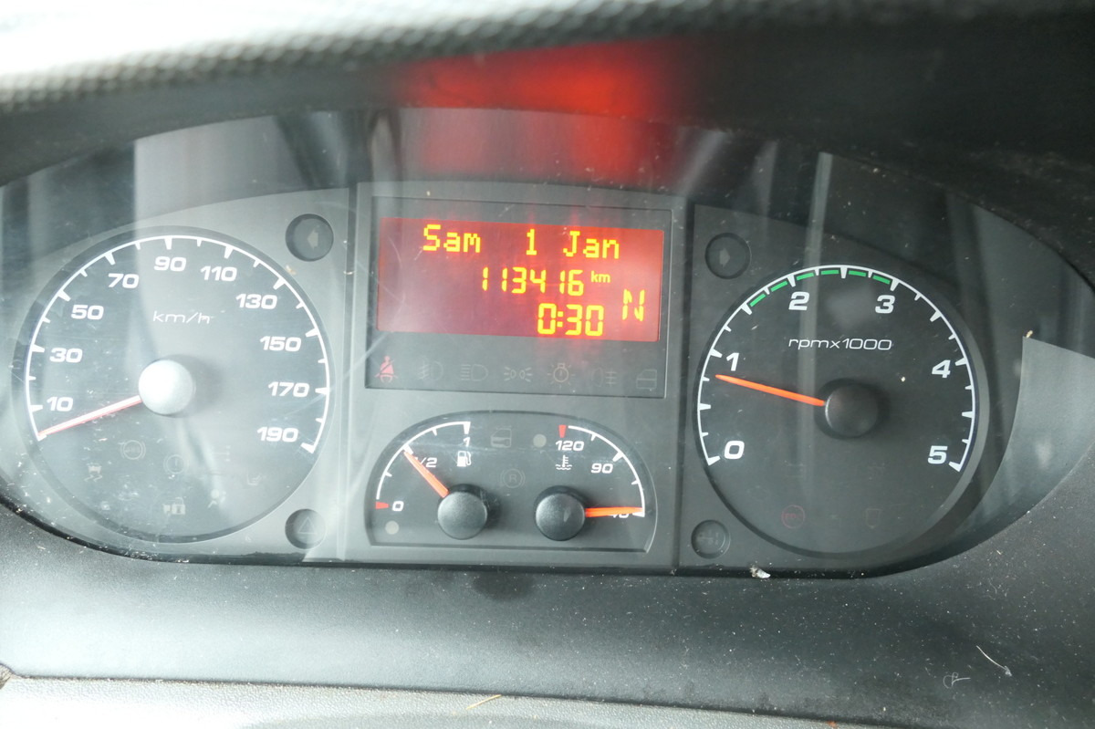 Carrinha de contentor IVECO Daily 35 S11 C30C AUTOMATIK KAMERA MAXI Regale L: foto 12
