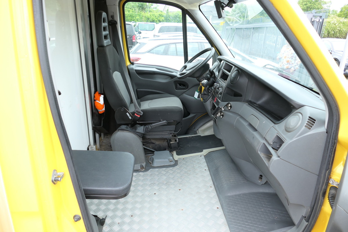 IVECO Daily 35 S11 C30C AUTOMATIK KAMERA Regale LUFT D - Carrinha de contentor: foto 5 IVECO Daily 35 S11 C30C AUTOMATIK KAMERA Regale LUFT D - Carrinha de contentor: foto 5