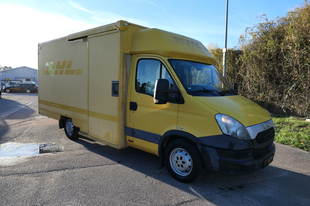 IVECO Daily 35 S11 C30C AUTOMATIK KAMERA Regale LUFT D - Carrinha de contentor: foto 1 IVECO Daily 35 S11 C30C AUTOMATIK KAMERA Regale LUFT D - Carrinha de contentor: foto 1