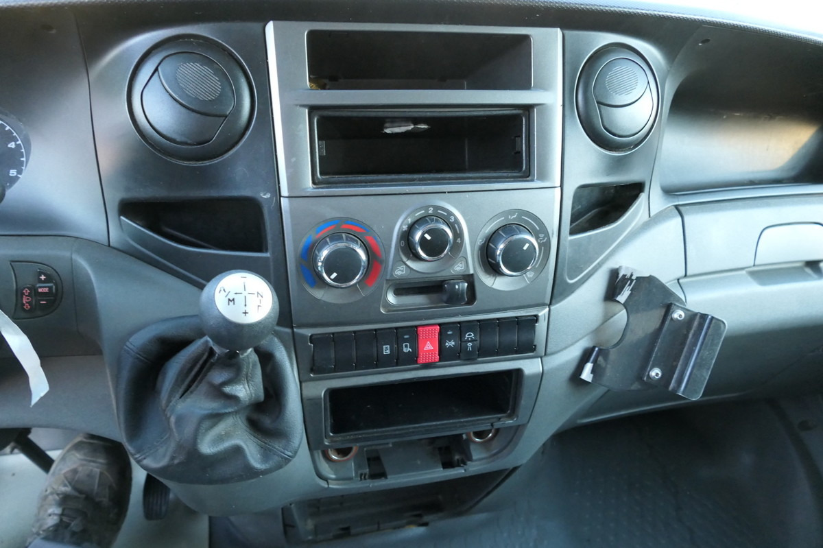 Carrinha de contentor IVECO Daily 35 S11 C30C AUTOMATIK KAMERA Regale LUFT D: foto 10