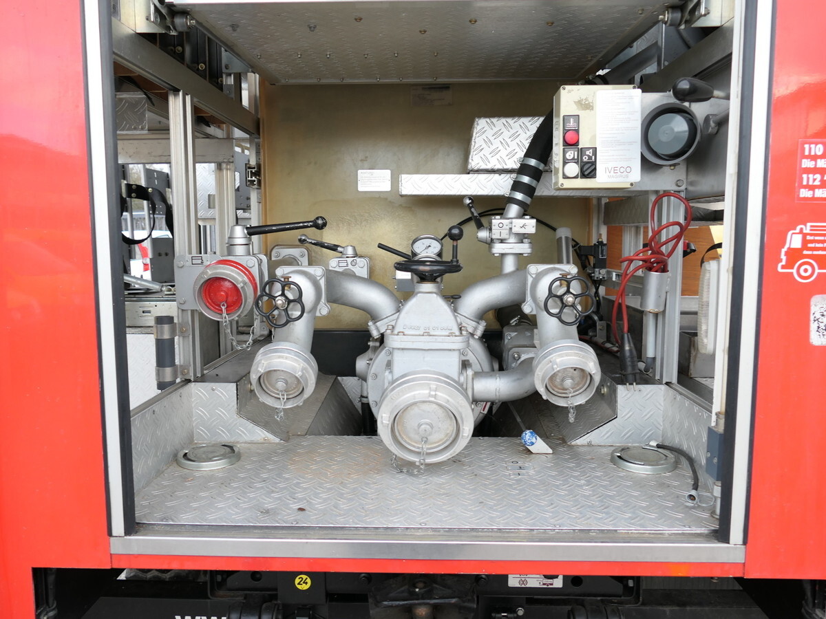 IVECO FF 95 E 18W LF 8/6 DoKa 4X4 SFZ FEUERWEHR Löschf - Carro de bombeiro: foto 3 IVECO FF 95 E 18W LF 8/6 DoKa 4X4 SFZ FEUERWEHR Löschf - Carro de bombeiro: foto 3