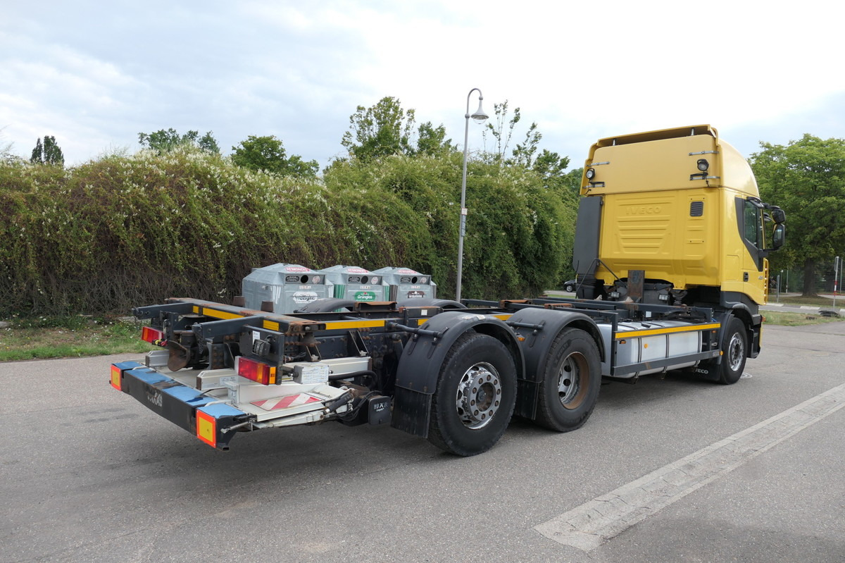 IVECO STRALIS AS 260 S42 Y/FS-CM ECO LBW AHK KLIMA INT - Camião transportador de contêineres/ Caixa móvel: foto 4 IVECO STRALIS AS 260 S42 Y/FS-CM ECO LBW AHK KLIMA INT - Camião transportador de contêineres/ Caixa móvel: foto 4