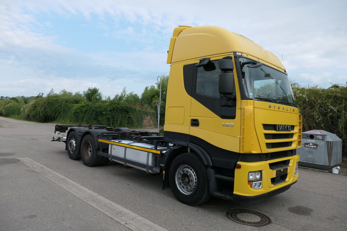 IVECO STRALIS AS 260 S42 Y/FS-CM ECO LBW AHK KLIMA INT - Camião transportador de contêineres/ Caixa móvel: foto 3 IVECO STRALIS AS 260 S42 Y/FS-CM ECO LBW AHK KLIMA INT - Camião transportador de contêineres/ Caixa móvel: foto 3