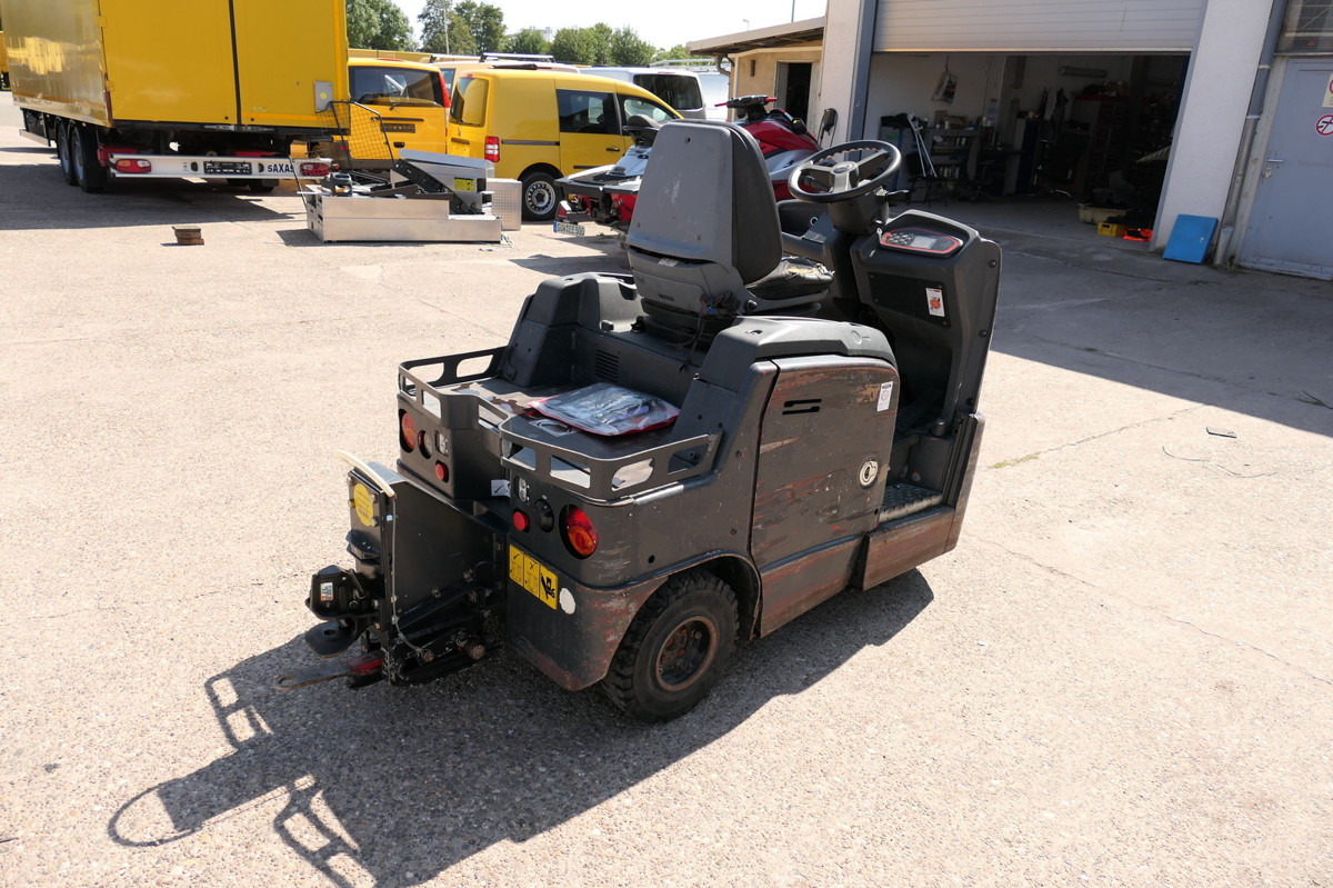 LINDE P 60 Z Schlepper Batterie 16/2019 3-Rad - Trator elétrics: foto 3 LINDE P 60 Z Schlepper Batterie 16/2019 3-Rad - Trator elétrics: foto 3