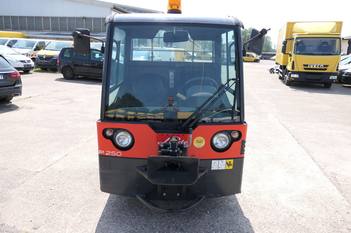 LINDE P250 Schlepper AHK Batterie 50/2020 - Trator elétrics: foto 2 LINDE P250 Schlepper AHK Batterie 50/2020 - Trator elétrics: foto 2