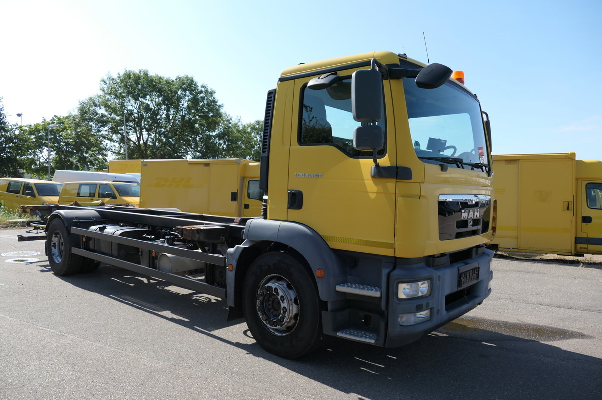 MAN TGM 18.290 LLLC Umsetzfahrzeug KLIMA AHK - Camião transportador de contêineres/ Caixa móvel: foto 2 MAN TGM 18.290 LLLC Umsetzfahrzeug KLIMA AHK - Camião transportador de contêineres/ Caixa móvel: foto 2