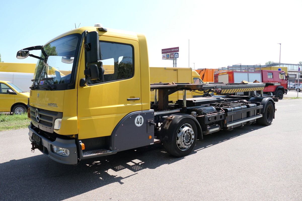 MERCEDES-BENZ KAMAG WBH 25 Wiesel Sattelkupplung Umsetzfahrz. - Camião transportador de contêineres/ Caixa móvel: foto 3 MERCEDES-BENZ KAMAG WBH 25 Wiesel Sattelkupplung Umsetzfahrz. - Camião transportador de contêineres/ Caixa móvel: foto 3