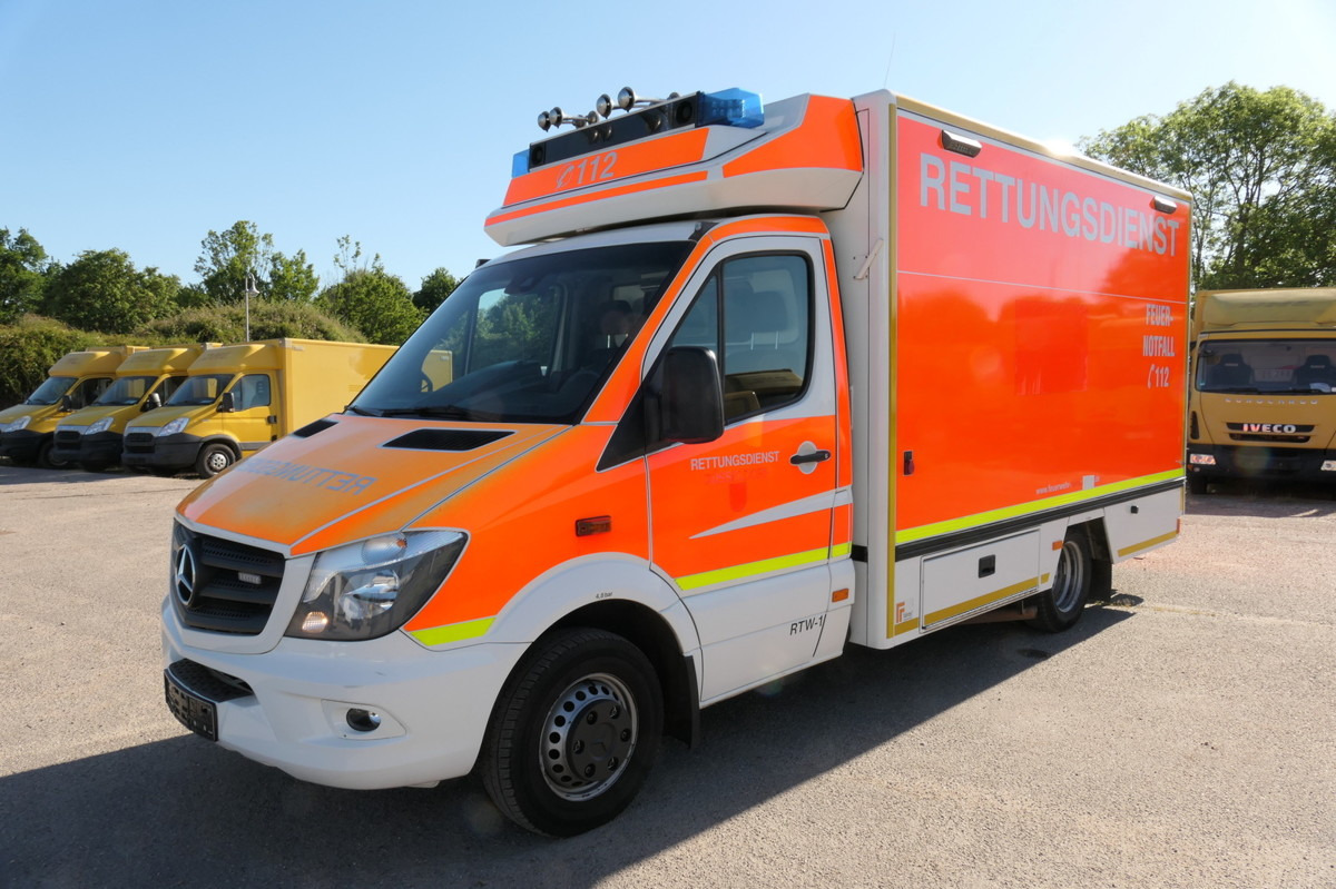 MERCEDES-BENZ Sprinter 519 CDI Klima Krankenwagen - Ambulância: foto 2 MERCEDES-BENZ Sprinter 519 CDI Klima Krankenwagen - Ambulância: foto 2