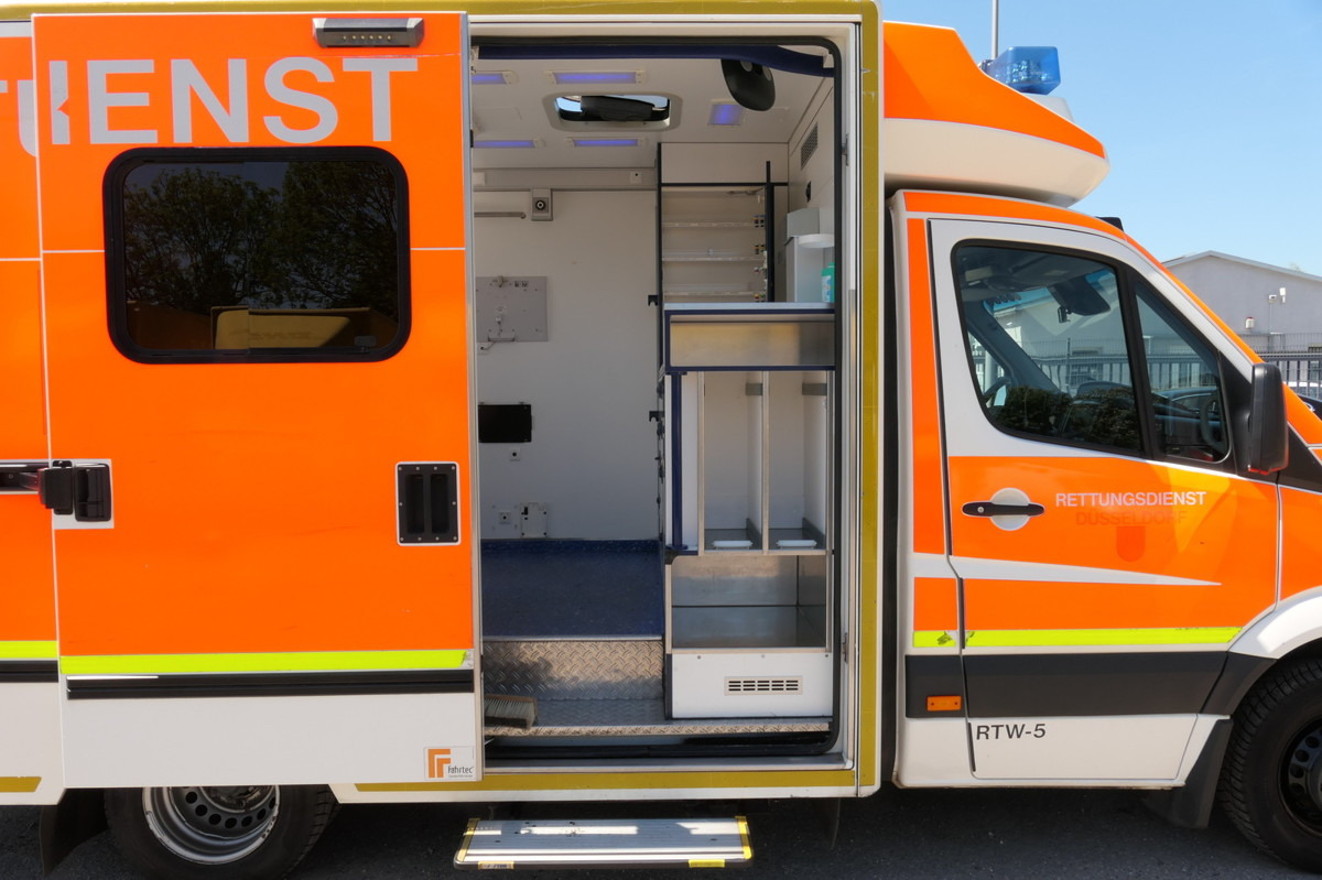 Ambulância MERCEDES-BENZ Sprinter 519 CDI Klima Krankenwagen: foto 9