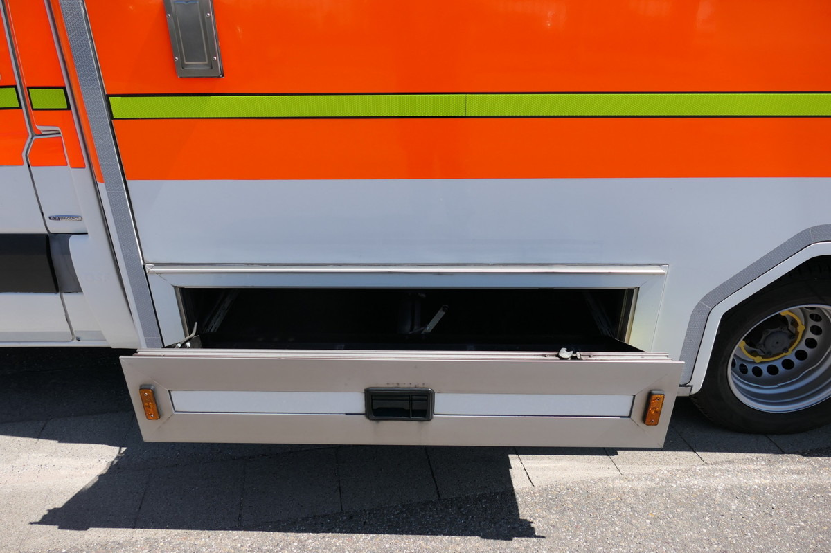 MERCEDES-BENZ Sprinter 519 CDI Klima Krankenwagen - Ambulância: foto 5 MERCEDES-BENZ Sprinter 519 CDI Klima Krankenwagen - Ambulância: foto 5