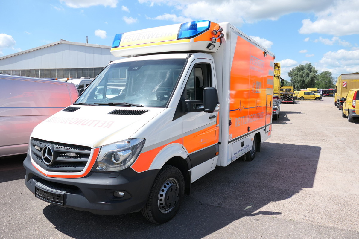 MERCEDES-BENZ Sprinter 519 CDI Klima Krankenwagen Fahrtec Aufb - Ambulância: foto 2 MERCEDES-BENZ Sprinter 519 CDI Klima Krankenwagen Fahrtec Aufb - Ambulância: foto 2