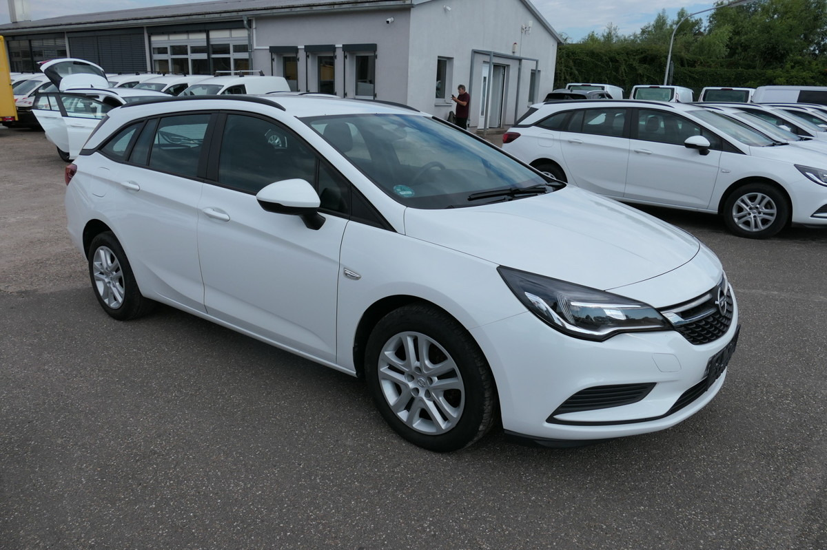 OPEL Astra K 1.6 CDTI Edition S/S KLIMA - Automóvel: foto 2 OPEL Astra K 1.6 CDTI Edition S/S KLIMA - Automóvel: foto 2
