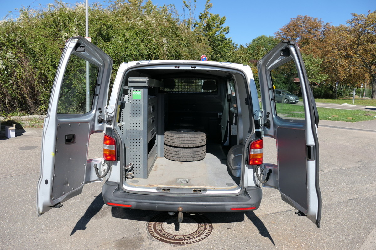 VW T5 Transporter 2.0 TDI 4Motion Flügeltür Klima A - Furgão compacto: foto 1 VW T5 Transporter 2.0 TDI 4Motion Flügeltür Klima A - Furgão compacto: foto 1