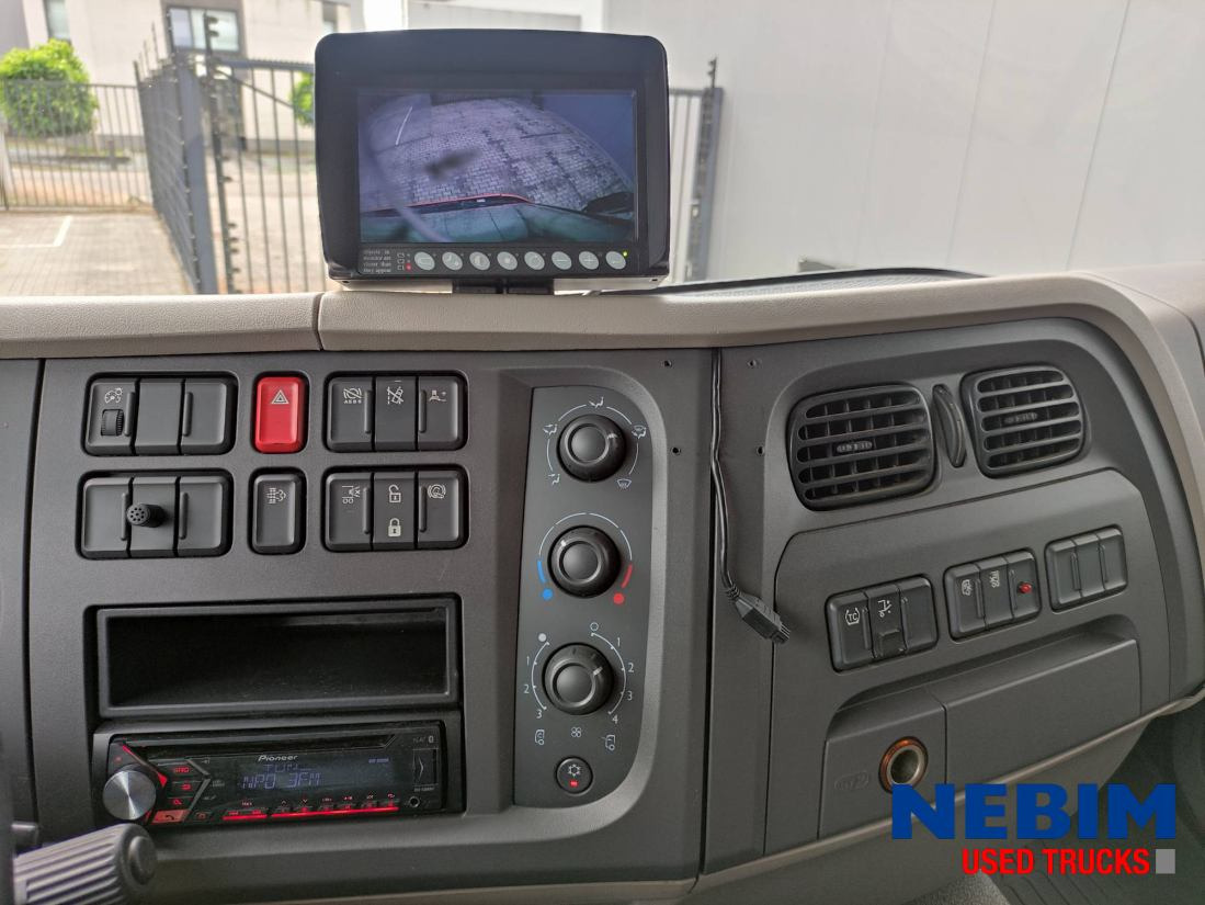 DAF LF 230 4x2 19.000Kg - 2200Kg Taillift - Camião furgão: foto 5 DAF LF 230 4x2 19.000Kg - 2200Kg Taillift - Camião furgão: foto 5