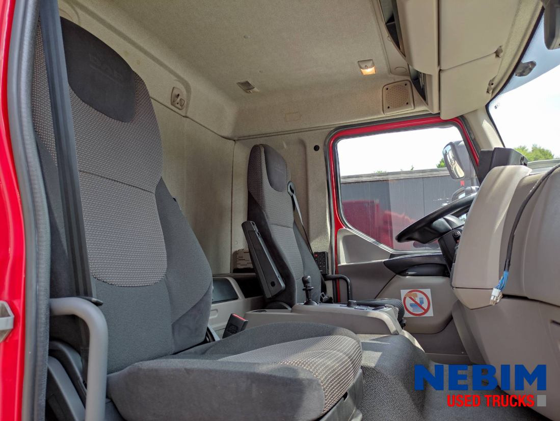 DAF LF 230 4x2 19.000Kg - 2200Kg Taillift - Camião furgão: foto 4 DAF LF 230 4x2 19.000Kg - 2200Kg Taillift - Camião furgão: foto 4