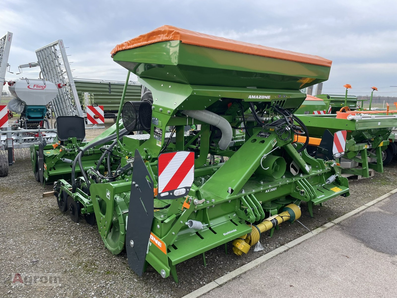 Amazone CENTAYA 3000 Spezial + KX 3001 - Semeadora combinada: foto 1 Amazone CENTAYA 3000 Spezial + KX 3001 - Semeadora combinada: foto 1