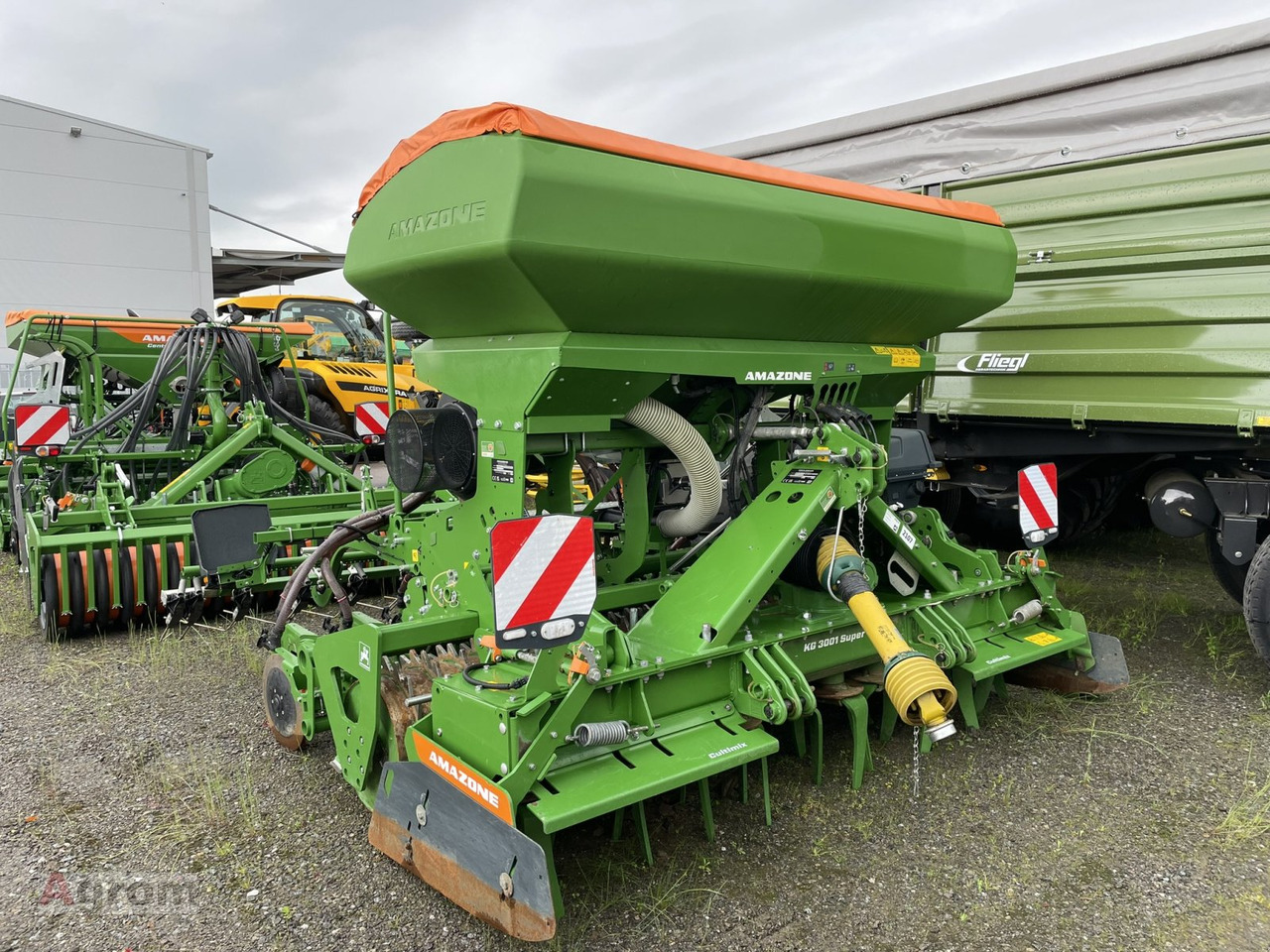 Amazone Centaya 3000 Super + KG 3001 Super - Semeadora combinada: foto 1 Amazone Centaya 3000 Super + KG 3001 Super - Semeadora combinada: foto 1