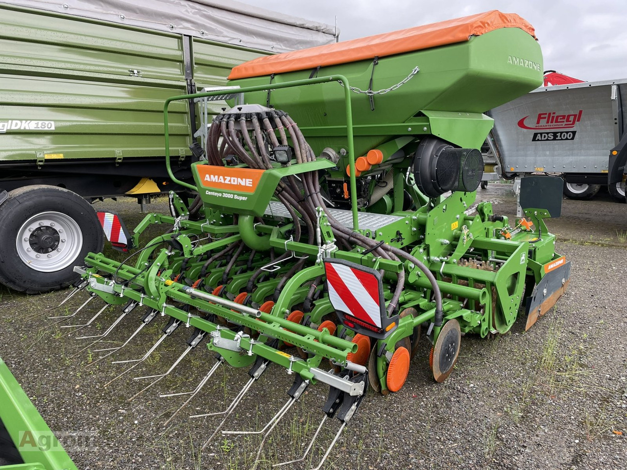 Amazone Centaya 3000 Super + KG 3001 Super - Semeadora combinada: foto 4 Amazone Centaya 3000 Super + KG 3001 Super - Semeadora combinada: foto 4