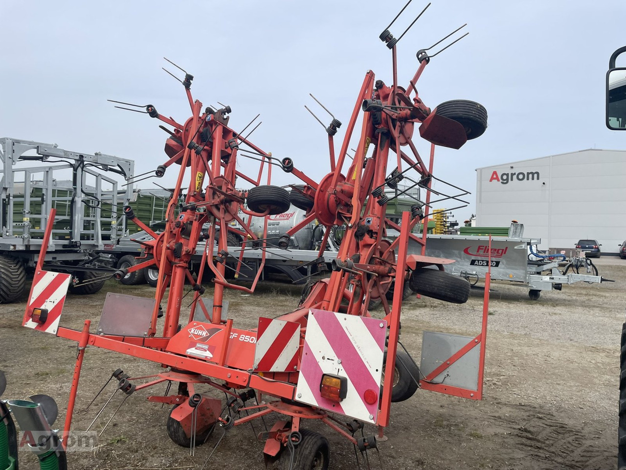 Kuhn GF 8501 - Ancinho enleirador: foto 5 Kuhn GF 8501 - Ancinho enleirador: foto 5