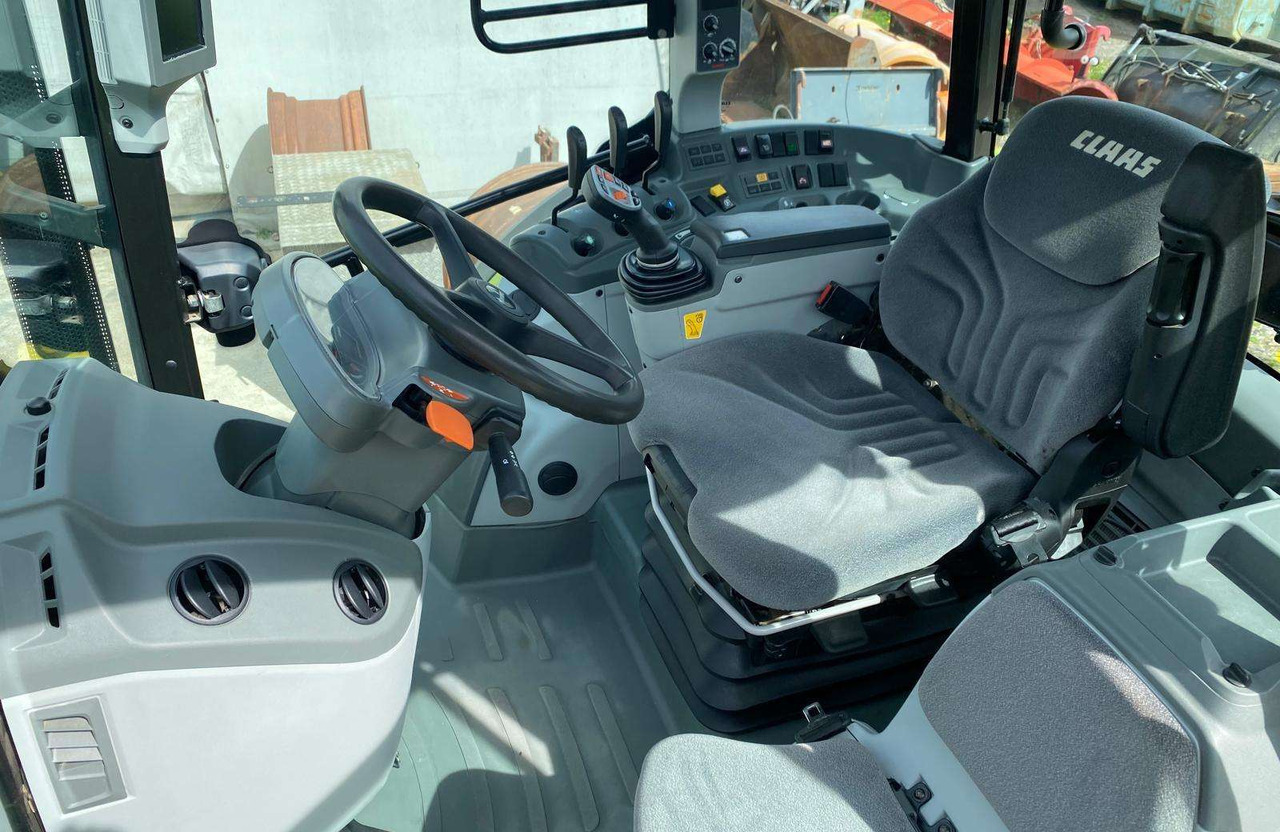 Claas Arion 440 su Claaas front.kr. - Trator: foto 5 Claas Arion 440 su Claaas front.kr. - Trator: foto 5