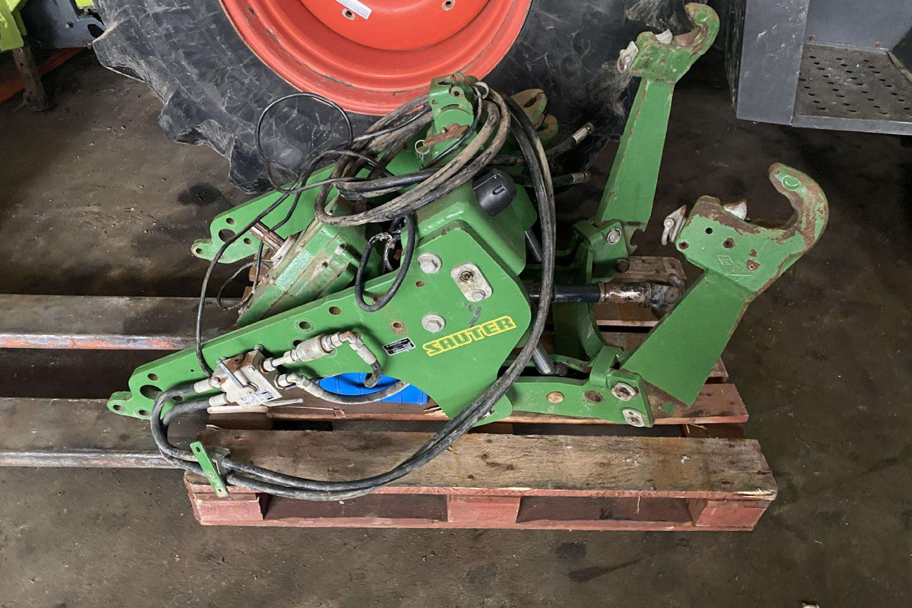 Valtra JOHN DEERE - Equipamento por Máquina agrícola: foto 1 Valtra JOHN DEERE - Equipamento por Máquina agrícola: foto 1