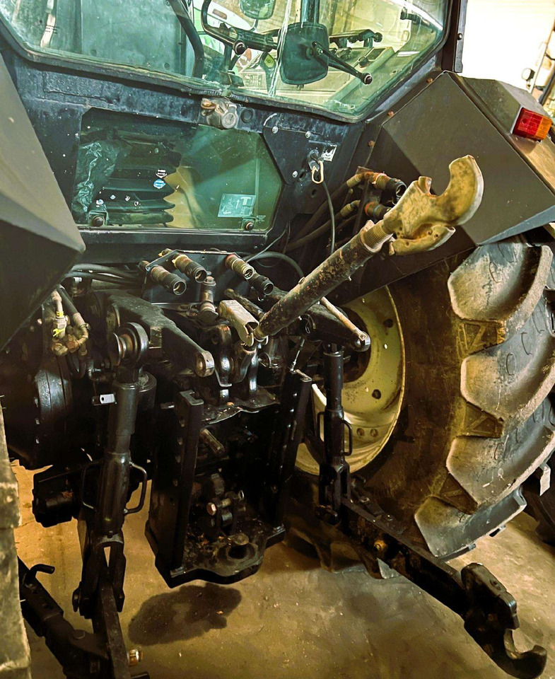 Valtra 8450 Mega - Trator: foto 5 Valtra 8450 Mega - Trator: foto 5