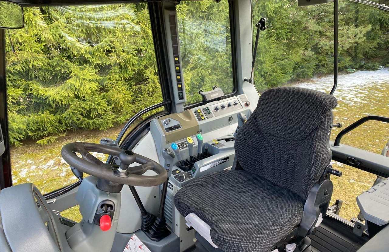 Valtra T160 - Trator: foto 4 Valtra T160 - Trator: foto 4