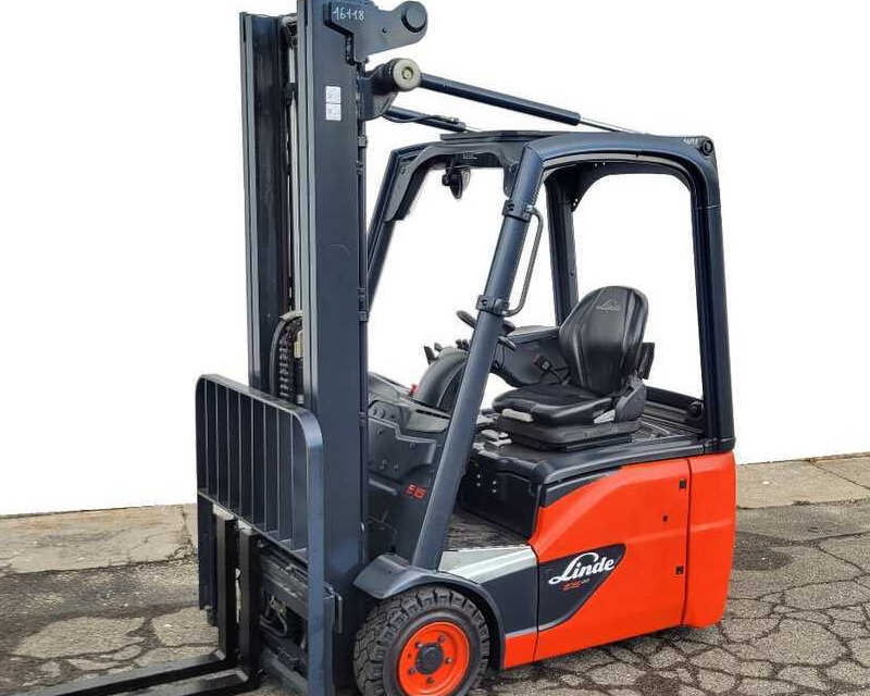Linde E 15-02/386 (2500 ore) - Empilhadeira elétrica: foto 1 Linde E 15-02/386 (2500 ore) - Empilhadeira elétrica: foto 1