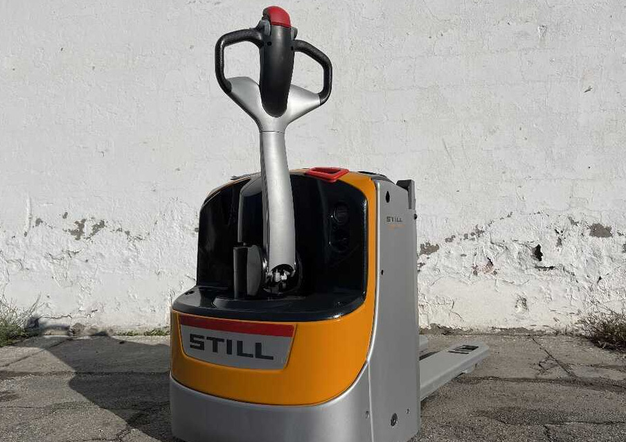 Still EXU-H 18 (Batteria 100%) - Porta-palete: foto 3 Still EXU-H 18 (Batteria 100%) - Porta-palete: foto 3