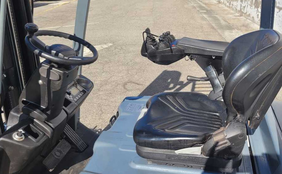Toyota 8 FBMK20T (Batteria 90%) - Empilhadeira elétrica: foto 4 Toyota 8 FBMK20T (Batteria 90%) - Empilhadeira elétrica: foto 4