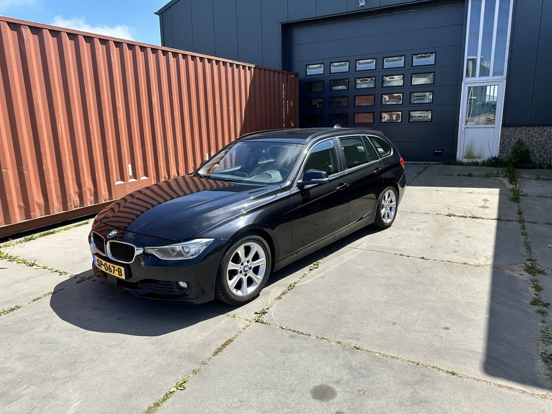 BMW 3 Serie 320d touring - Automóvel: foto 1 BMW 3 Serie 320d touring - Automóvel: foto 1
