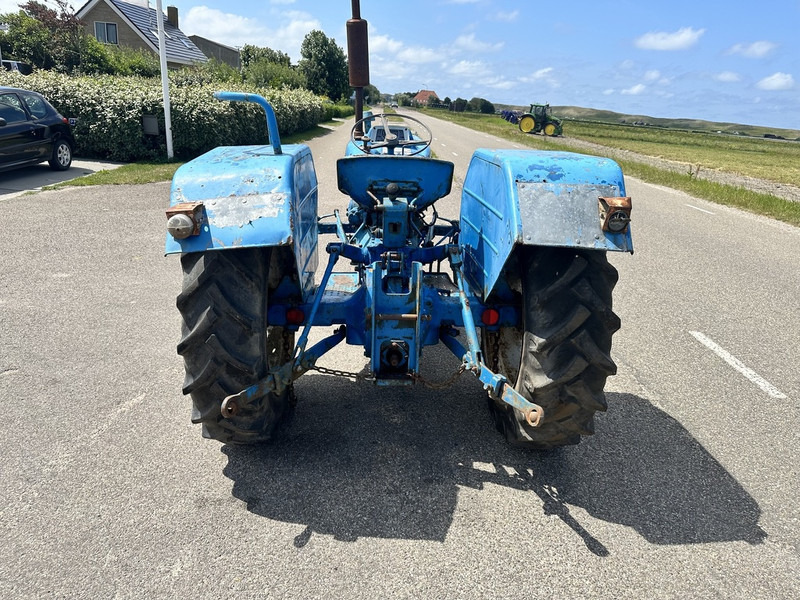 Trator Ford 2000: foto 6