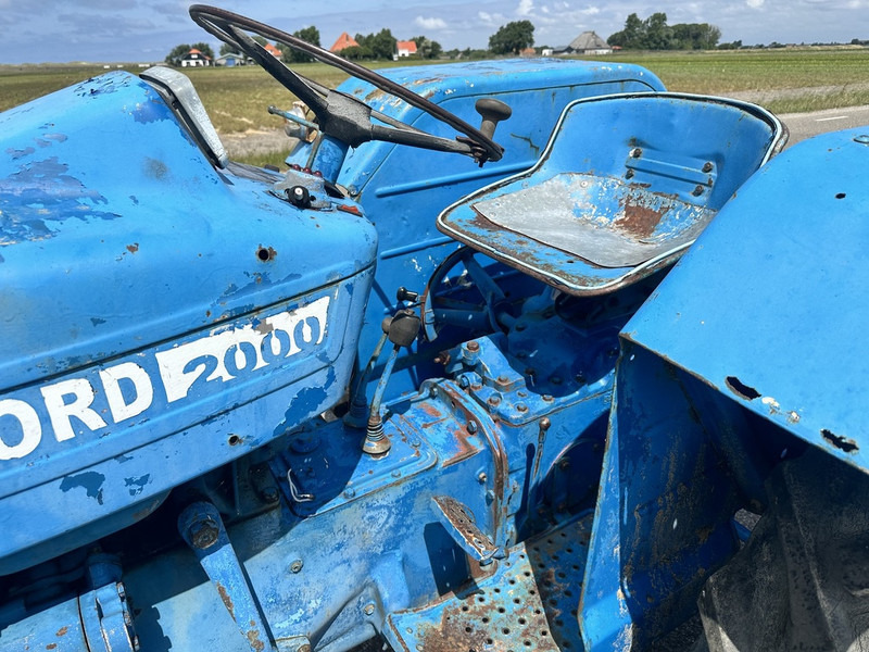 Ford 2000 - Trator: foto 4 Ford 2000 - Trator: foto 4