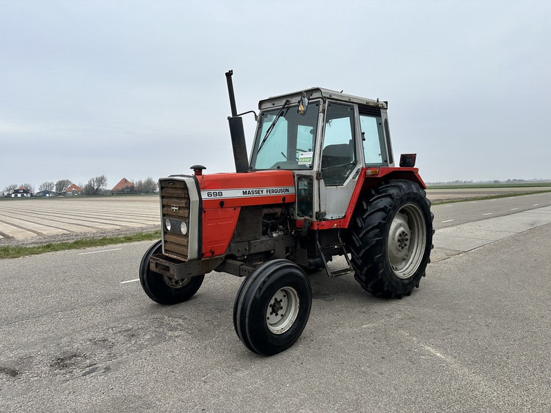 Massey Ferguson 698 - Trator: foto 1 Massey Ferguson 698 - Trator: foto 1