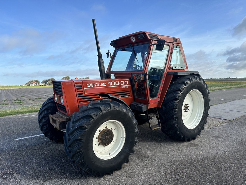 New Holland 100-90 DT - Trator: foto 1 New Holland 100-90 DT - Trator: foto 1