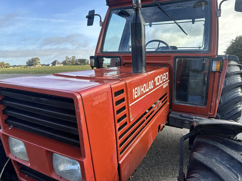 New Holland 100-90 DT - Trator: foto 2 New Holland 100-90 DT - Trator: foto 2