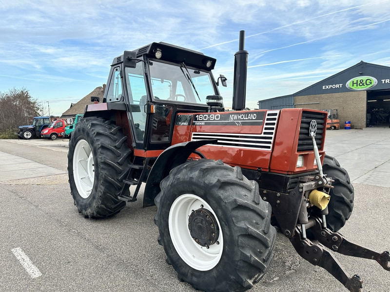 New Holland 180-90 DT - Trator: foto 5 New Holland 180-90 DT - Trator: foto 5