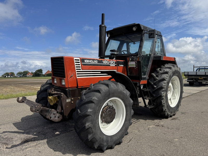 New Holland 180-90DT - Trator: foto 1 New Holland 180-90DT - Trator: foto 1